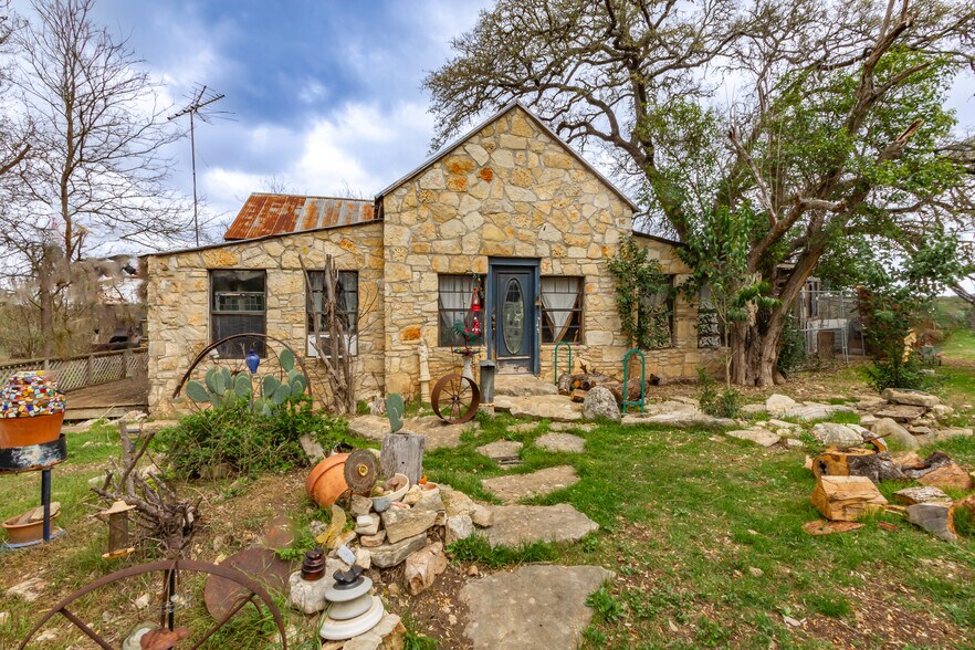 More Photos Of 250 Mail Route Rd, Fischer Land For Sale