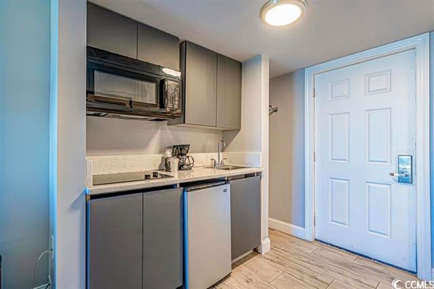 More Photos Of 2711 S Ocean Blvd, Myrtle Beach Hotel For Sale