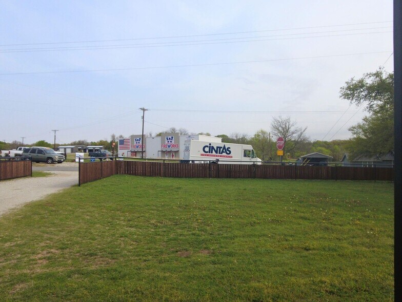 More Photos Of 103 Cartwright Park Rd, Weatherford Office For Lease