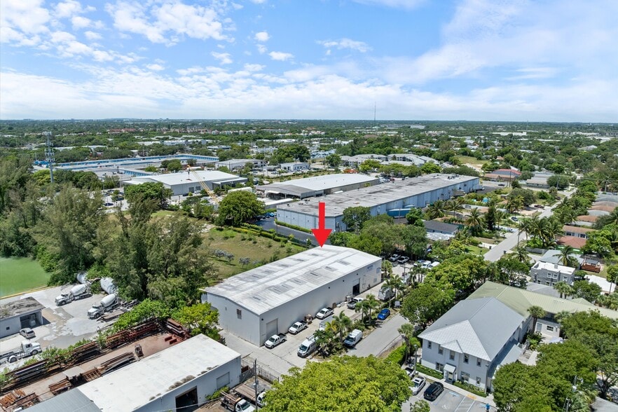 More Photos Of 120 Southridge Rd, Delray Beach Warehouse For Sale