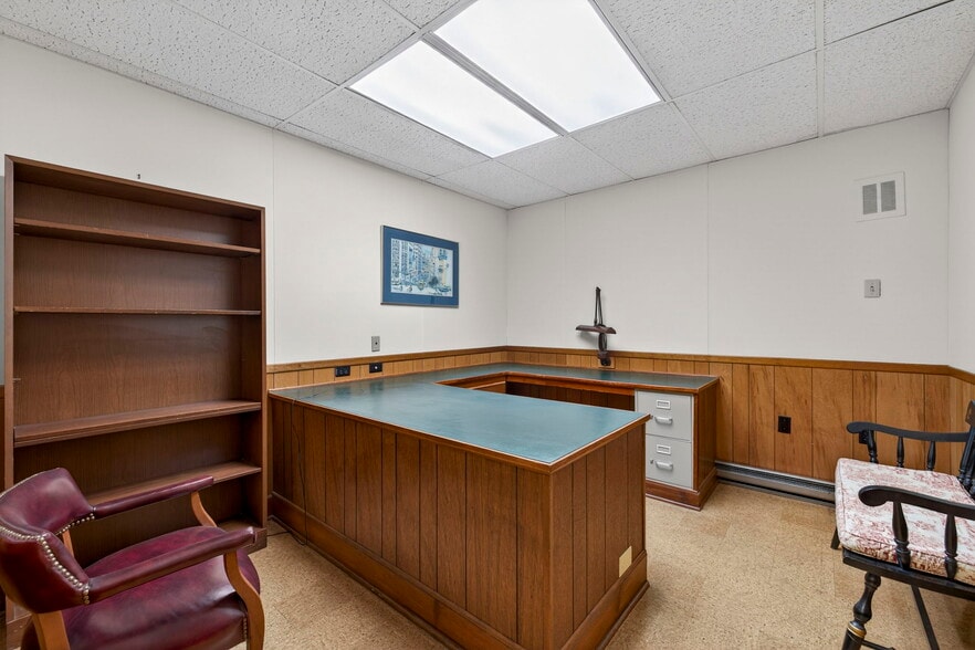 More Photos Of 314 N Braddock St, Winchester Office For Sale