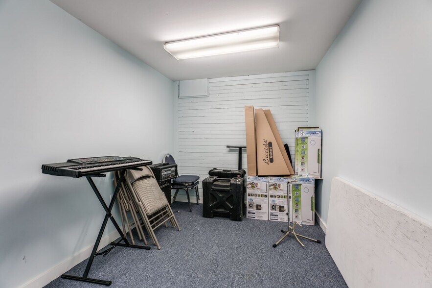 More Photos Of 377 Main St, Center Moriches Storefront Retail Office For Sale