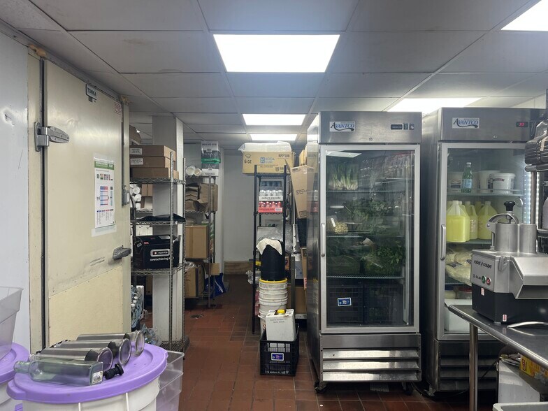 More Photos Of 349 Bedford Ave, Brooklyn Storefront For Lease