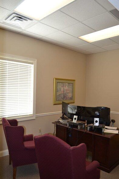 More Photos Of 3930 Mezzanine Dr, Lafayette Medical For Lease