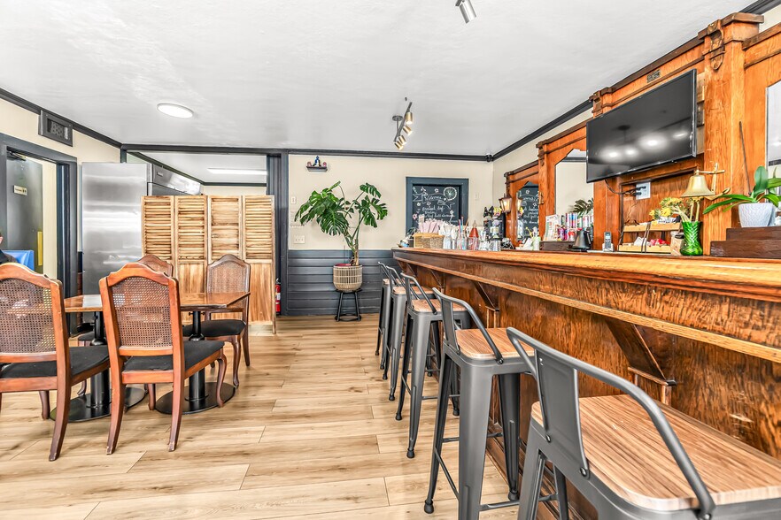 More Photos Of 108-110 Poquonnock Rd, Groton Freestanding For Sale