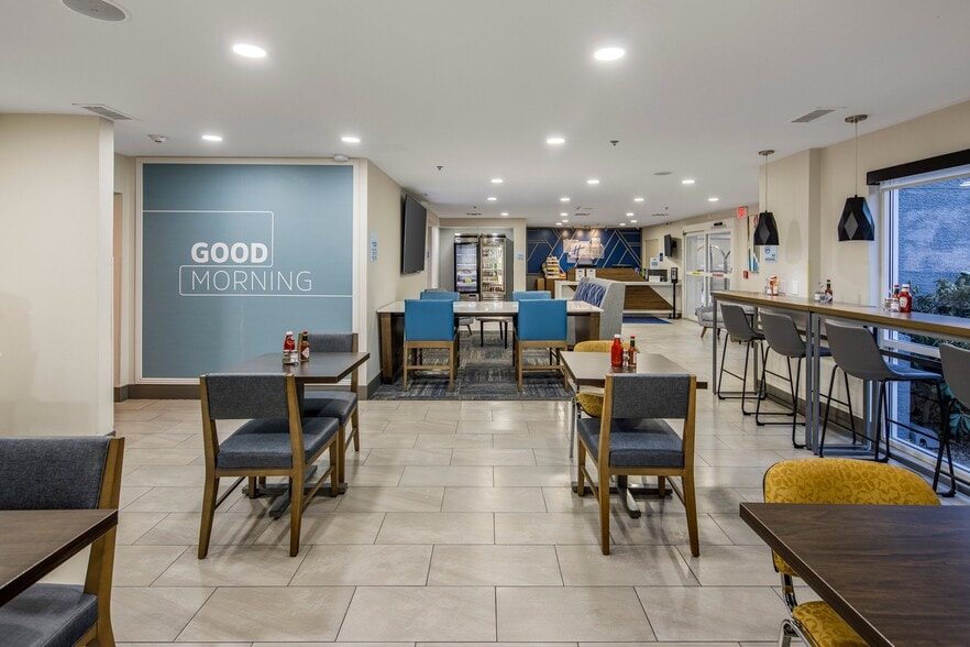 More Photos Of 1405 S Westwood, Mesa Hotel For Sale
