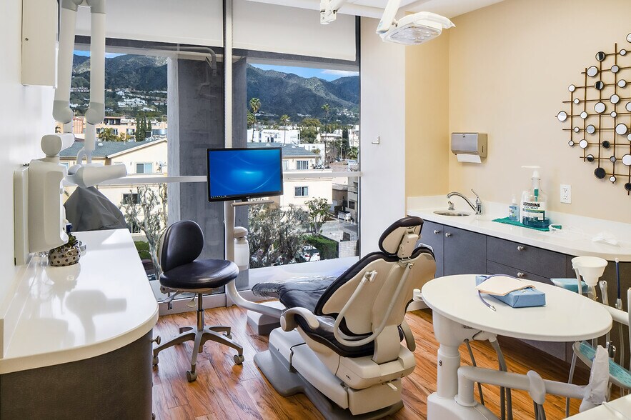 More Photos Of 500 E Olive Ave, Burbank Medical For Lease