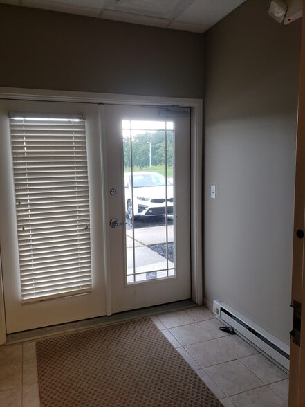 More Photos Of 31320 solon Rd, Solon Office For Sale