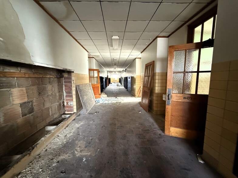 More Photos Of 33328 Main St, Townville Manufacturing For Sale