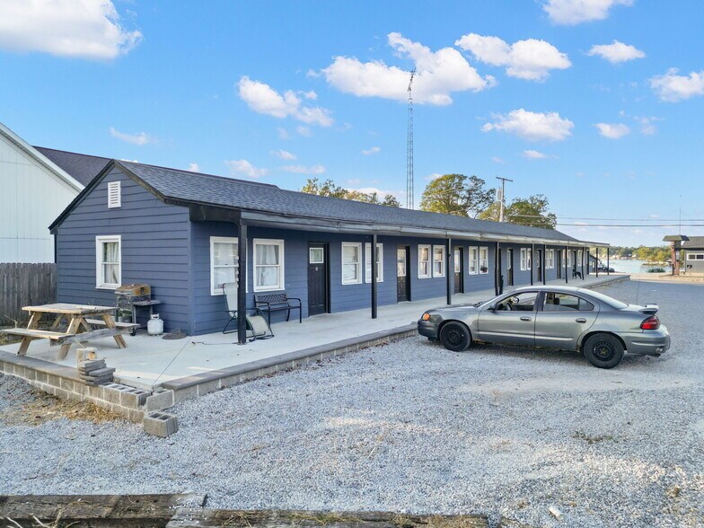 More Photos Of 4983 E Indiana Beach Rd, Monticello Hotel For Sale