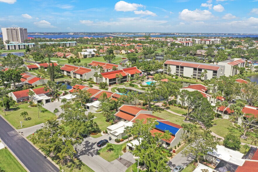 More Photos Of 4411 E Mainmast Ct, Fort Myers Specialty For Sale