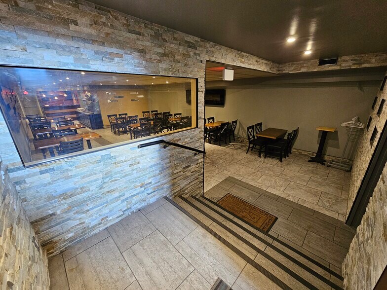More Photos Of 3313 30 Av, Vernon Restaurant For Sale
