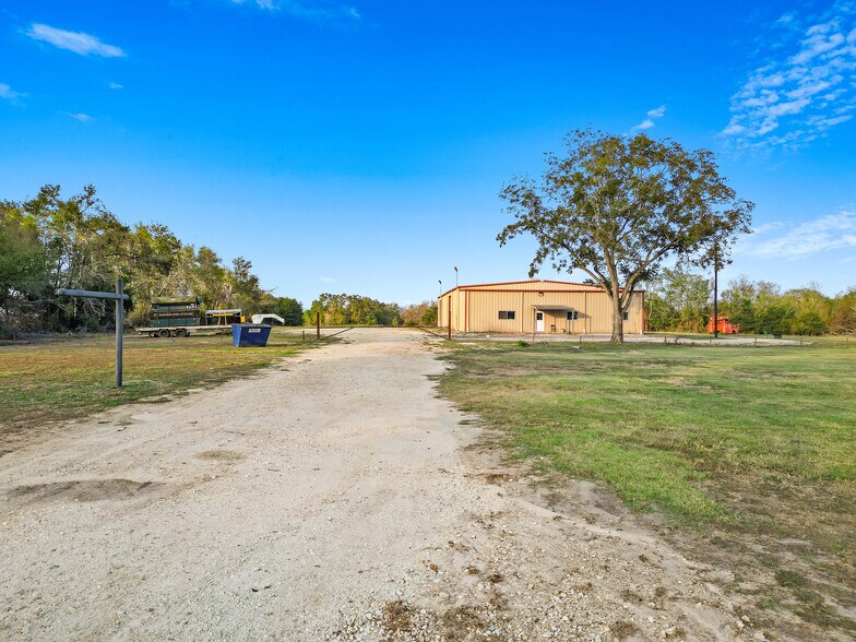 More Photos Of 9360 Osr, Midway Specialty For Sale