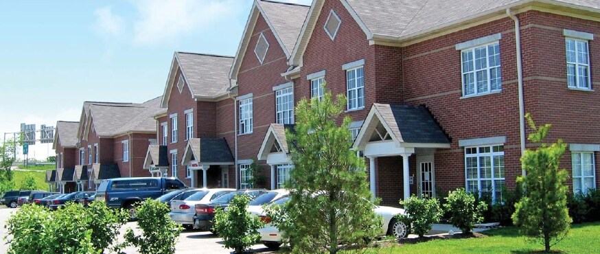 More Photos Of 601 N Shore Dr, Jeffersonville Medical For Sale