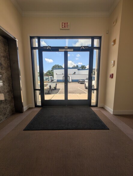More Photos Of 1629 Race Track Rd, Jacksonville Loft Creative Space For Lease