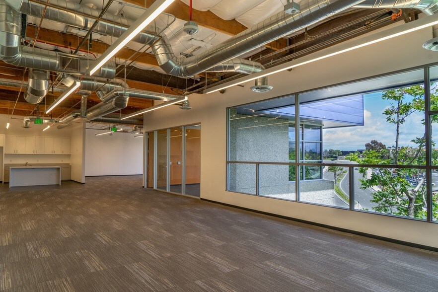 More Photos Of 20371 Irvine Ave, Newport Beach Loft Creative Space For Lease