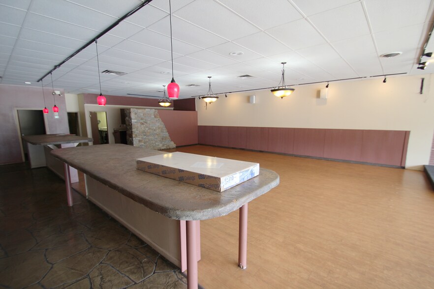 More Photos Of 6999-7011 Mill Rd, Brecksville Unknown For Lease