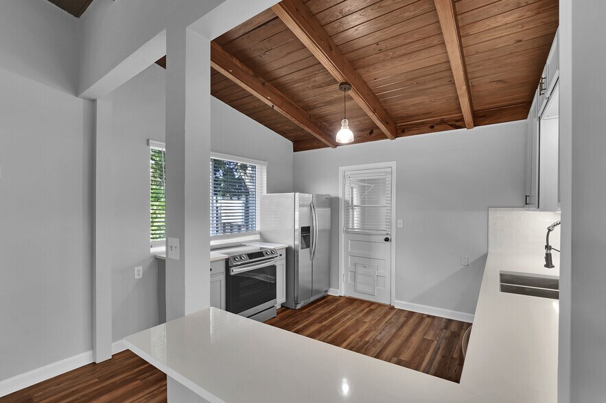 More Photos Of 1813 Seminole Rd, Atlantic Beach Multifamily For Sale