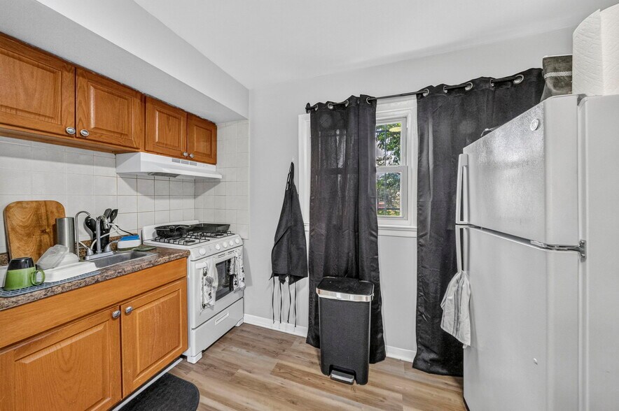 More Photos Of 308 Columbus Pl, New Brunswick Apartments For Sale