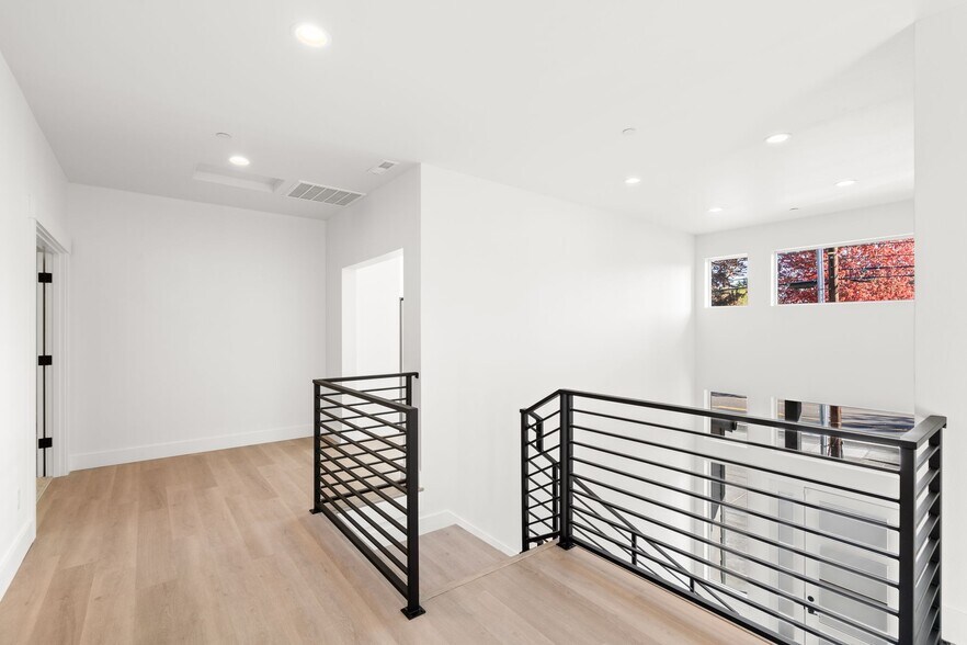 More Photos Of 1801 SE Brookwood Ave, Hillsboro Specialty For Sale