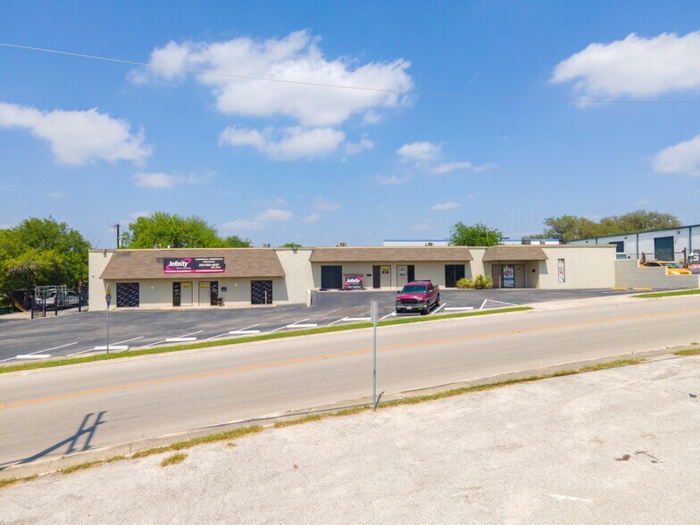 Primary Photo Of 10919-10927 Iota Dr, San Antonio Light Distribution For Lease