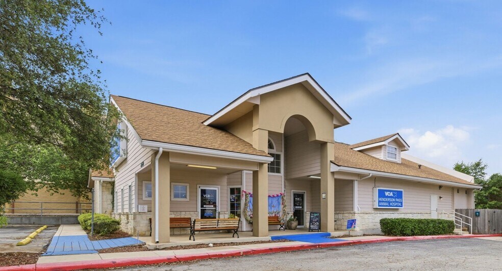 More Photos Of 2558 Thousand Oaks Dr, San Antonio Veterinarian Kennel For Sale
