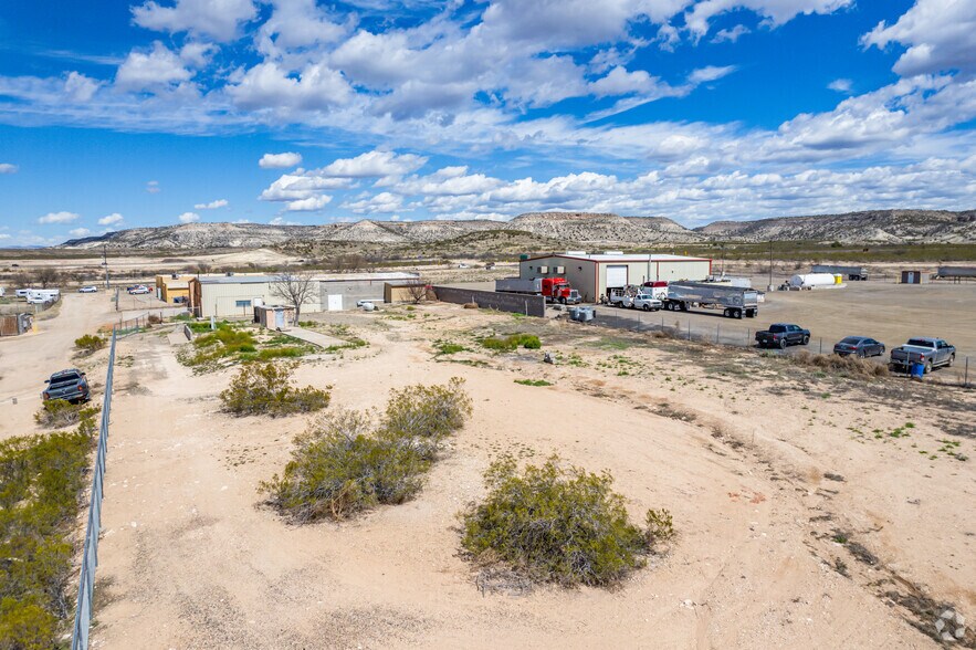 More Photos Of 1575 Roadrunner, Camp Verde Distribution For Lease