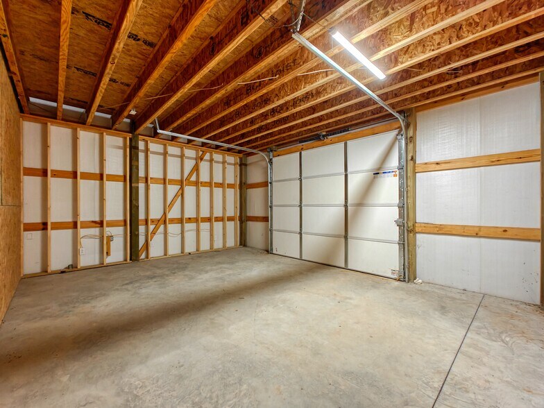 More Photos Of 22000 Main St E, Huntingdon Distribution For Sale