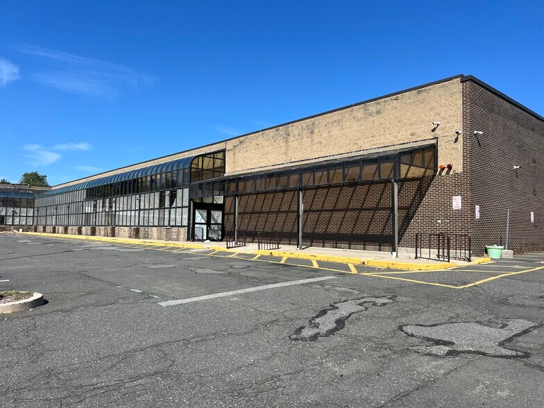 More Photos Of 45 S Route 9W, West Haverstraw Unknown For Lease