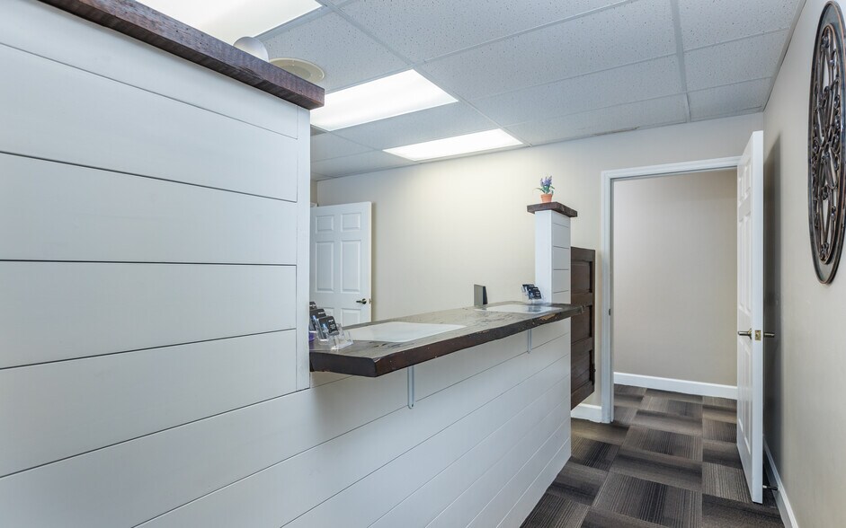 More Photos Of 150 Pondella Rd, North Fort Myers Medical For Sale