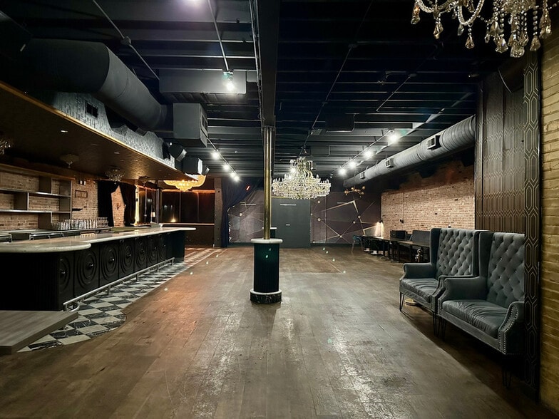 More Photos Of 3001 N Henderson Ave, Dallas Restaurant For Sale