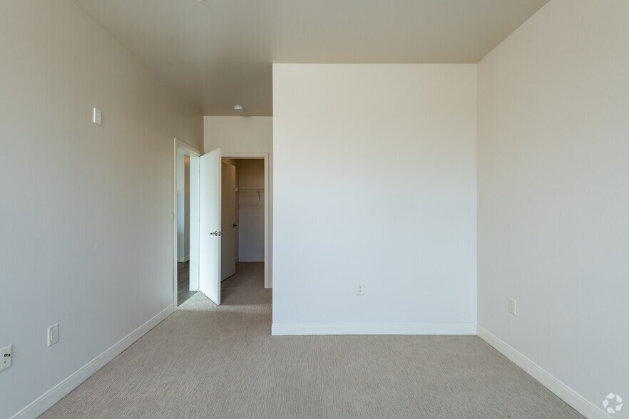 More Photos Of 1320 S 1st St, Milwaukee Apartments For Lease