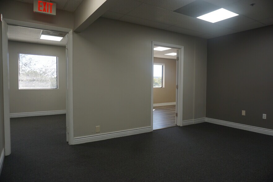 More Photos Of 2405-2425 N University Dr, Coral Springs Loft Creative Space For Lease