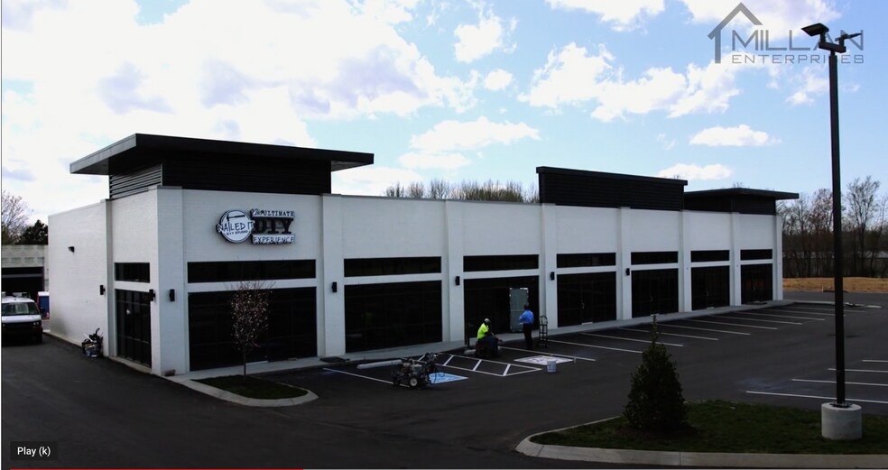 More Photos Of 2670 Madison St, Clarksville Storefront Retail Office For Lease
