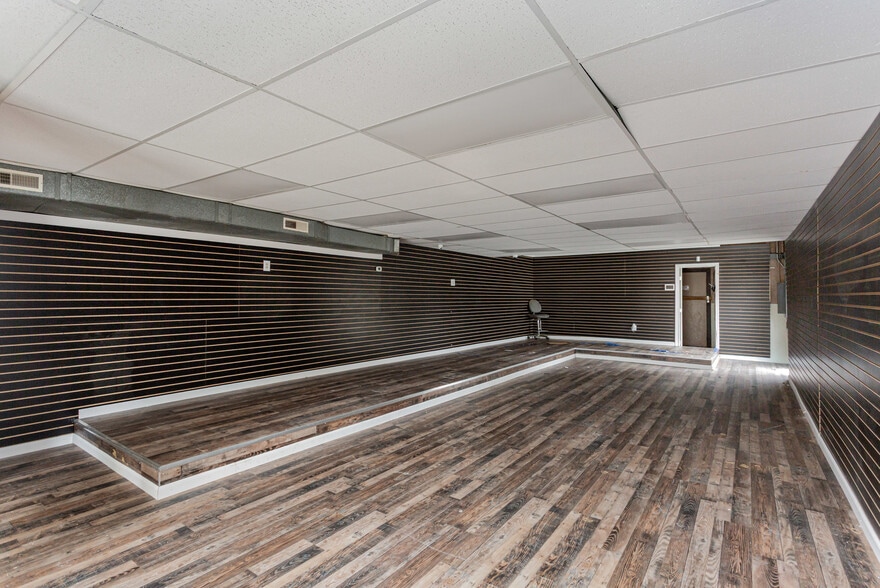 More Photos Of 113 Main St, Christiansburg Restaurant For Sale