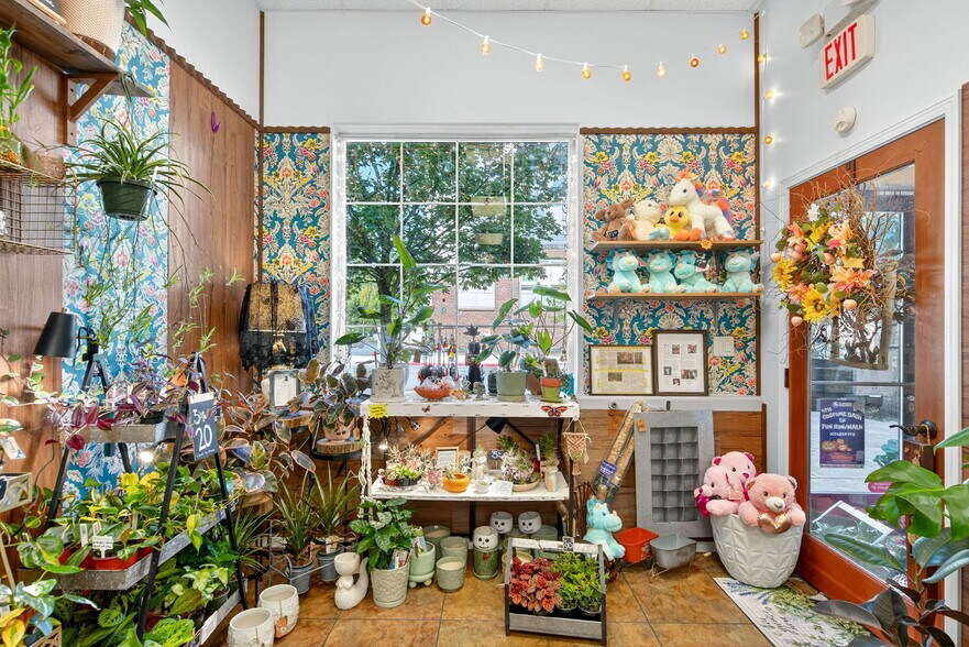 More Photos Of 1647 NE Market Dr, Fairview Apartments For Sale