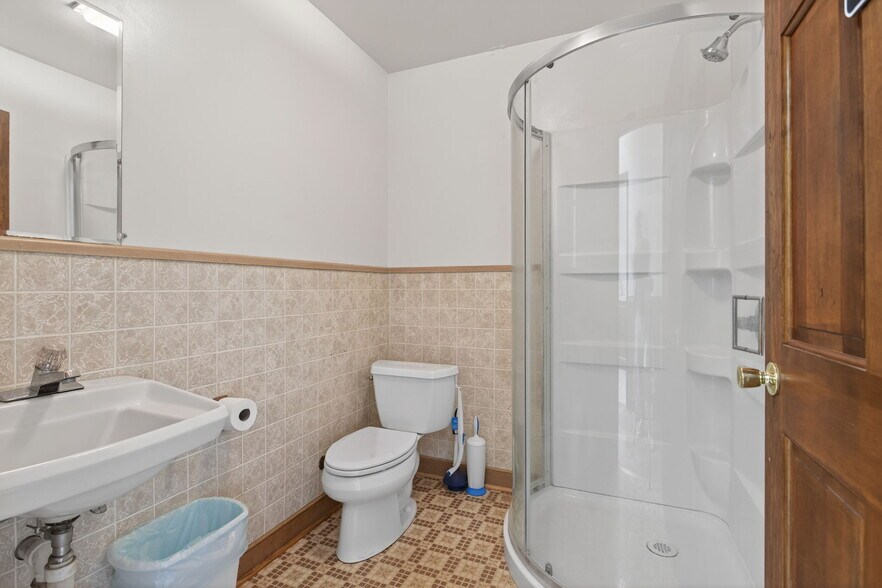 More Photos Of 102 Industrial Blvd, Toano Office For Sale