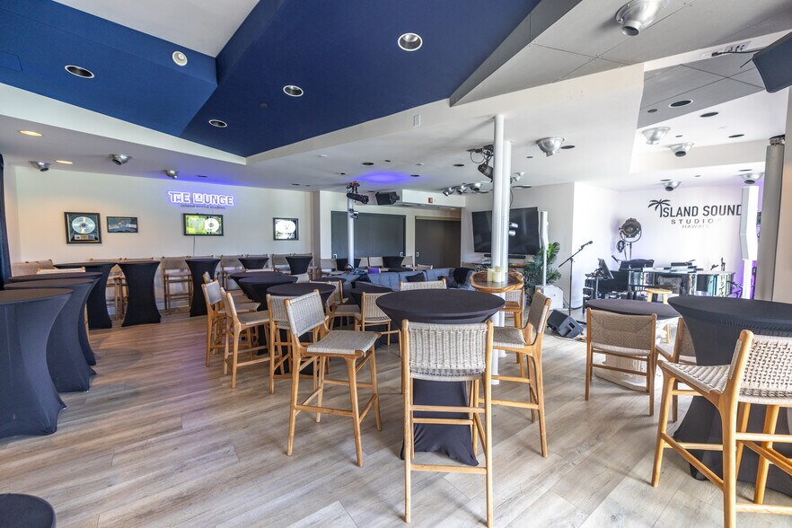 More Photos Of 377 Keahole St, Honolulu General Retail For Sale