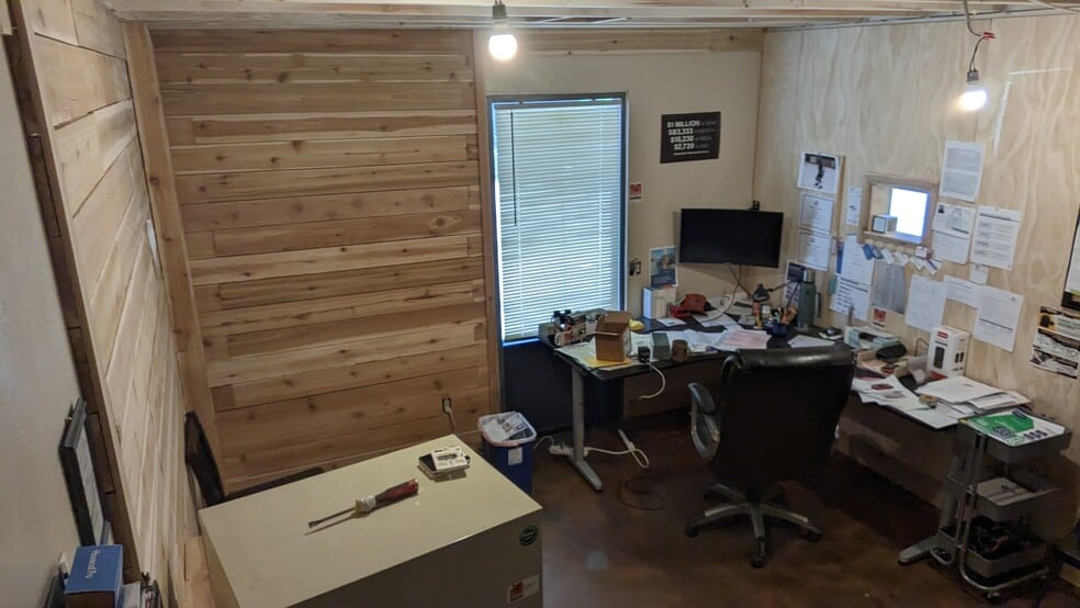 More Photos Of 2200 Chambers Rd, Aurora Warehouse For Lease