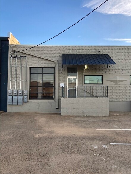 Primary Photo Of 2266-2268 Monitor St, Dallas Light Distribution For Lease