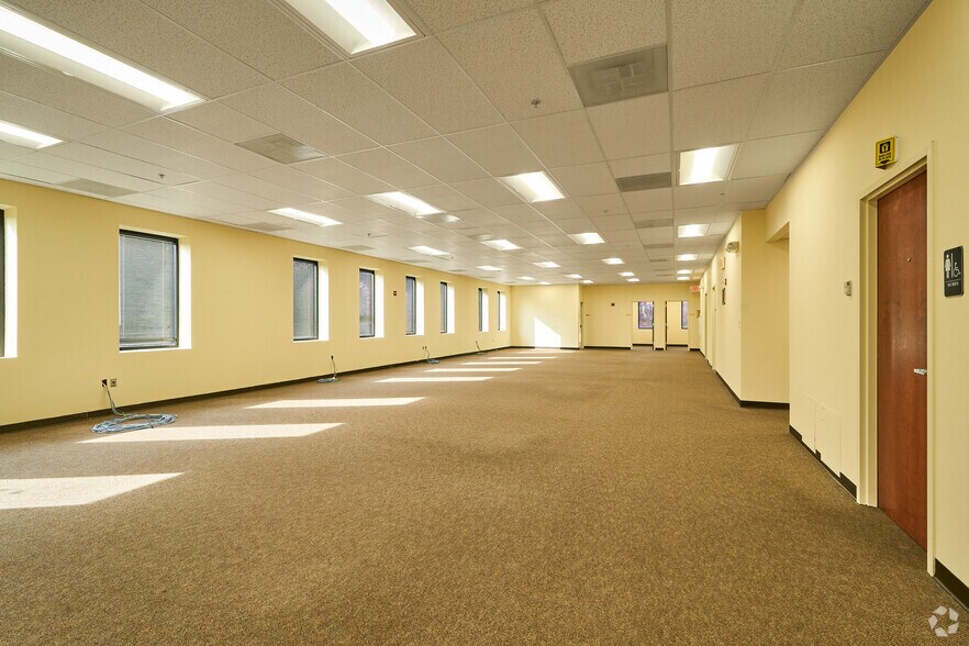 More Photos Of 1050 Key Pky, Frederick Medical For Lease