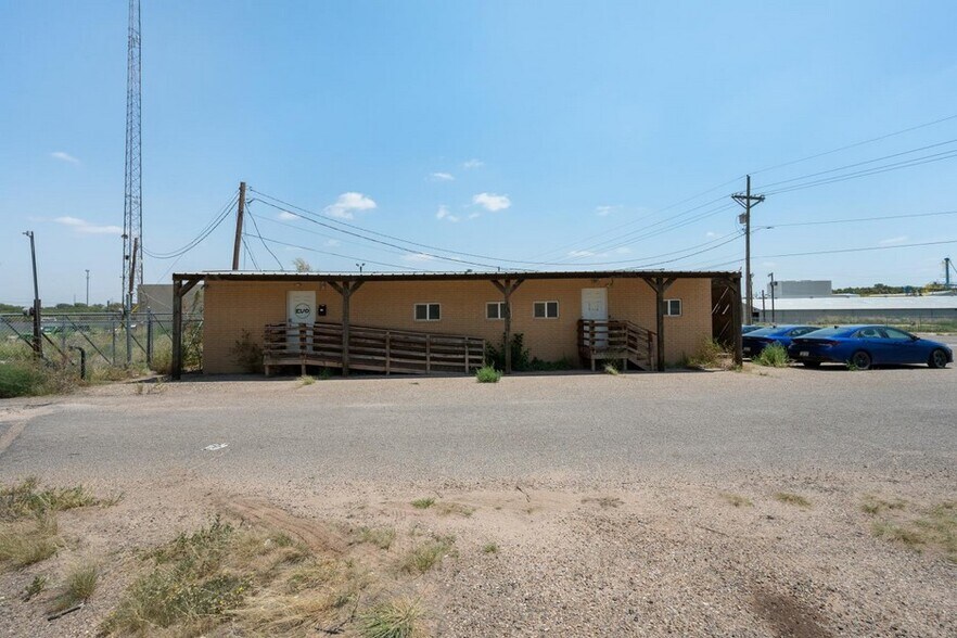 More Photos Of 420 Erskine St, Lubbock Warehouse For Lease