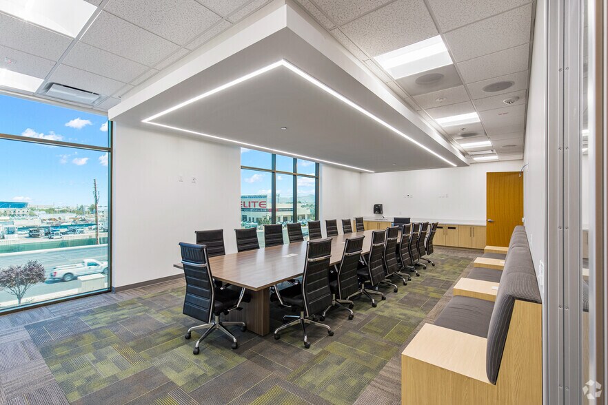 More Photos Of 5475 S Decatur Blvd, Las Vegas Research And Development For Lease