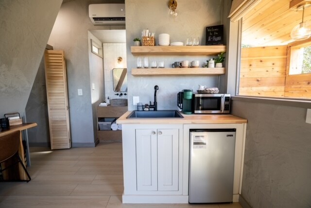 More Photos Of 301 Avenue I, Valley Mills Specialty For Sale