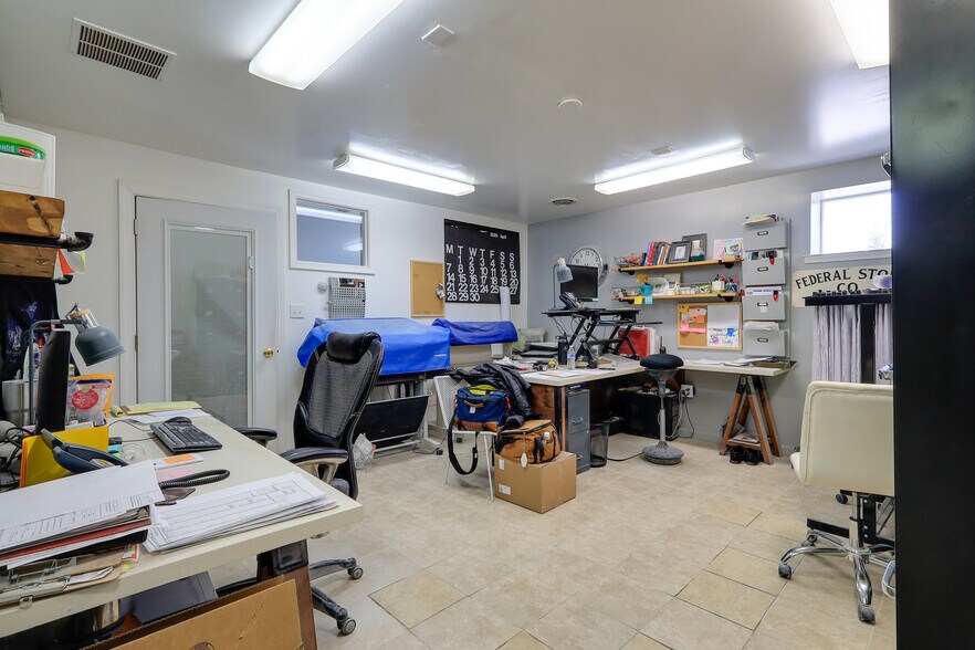 More Photos Of 142 Water St, Thurmont Warehouse For Sale