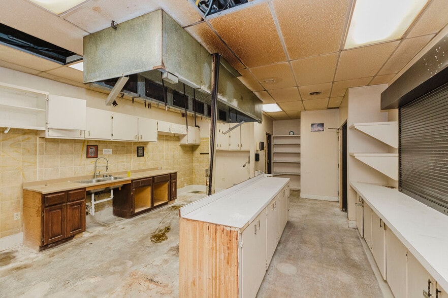 More Photos Of 1560 S Topeka St, Wichita Lodge Meeting Hall For Sale