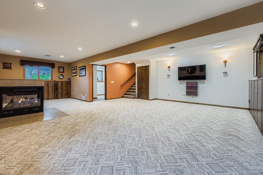 More Photos Of 198 35th St NE, Buffalo Warehouse For Sale
