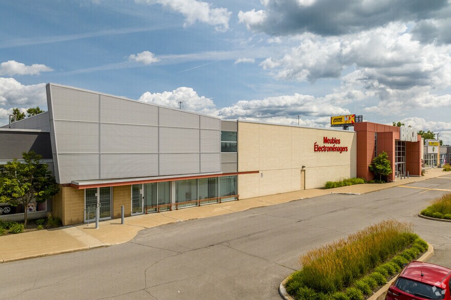 More Photos Of 250-400 Montée Des Pionniers, Terrebonne General Retail For Sale