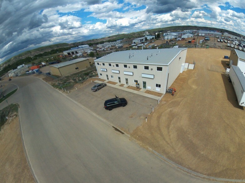 More Photos Of 560 Premier Rd, Drumheller Warehouse For Lease