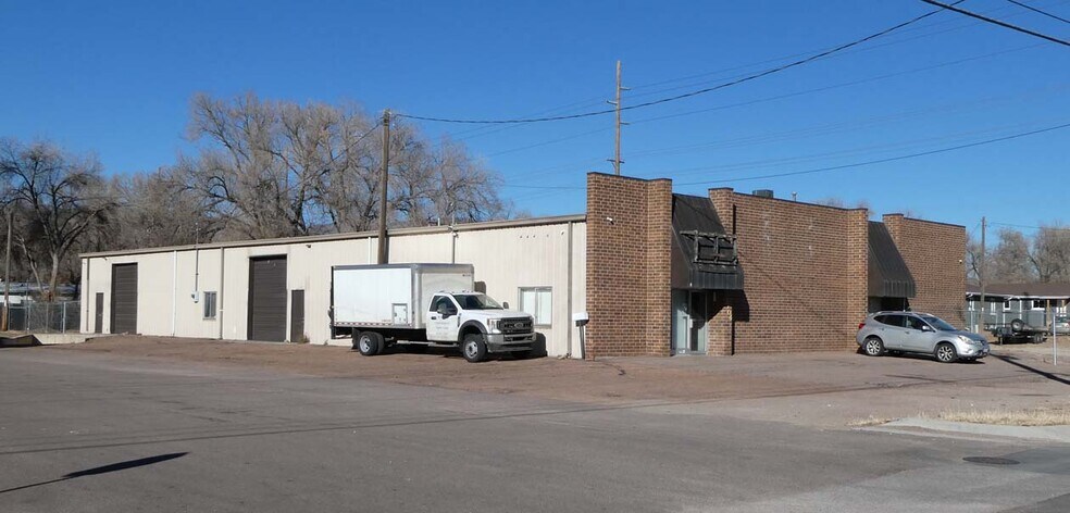 More Photos Of 3404 N Cascade Ave, Colorado Springs Distribution For Lease